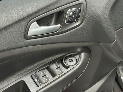 Used 2018 Ford Escape Titanium image 24