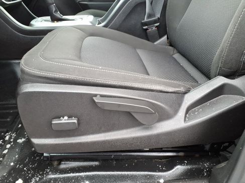 Used 2021 Chevrolet Colorado LT w/ Fleet Safety Package image 9