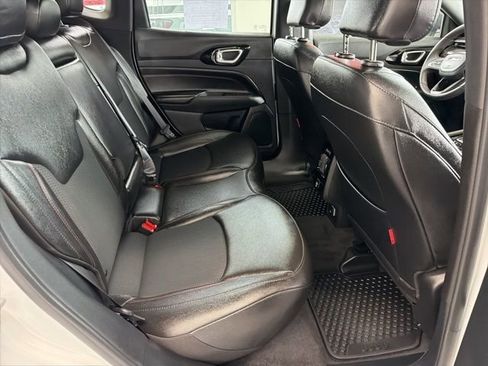 Used 2025 Jeep Compass Trailhawk AWD/4WD image 9