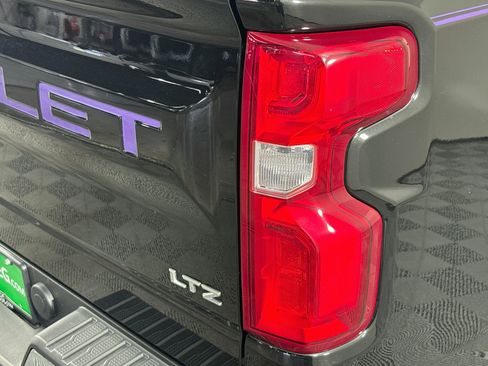 Used 2024 Chevrolet Silverado 1500 LTZ w/ LTZ Premium Package AWD/4WD image 32