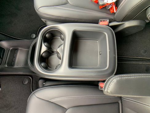 New 2026 Chrysler Pacifica Select image 27