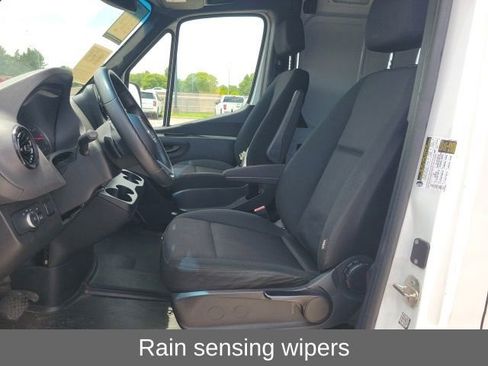 Used 2025 Mercedes-Benz Sprinter 2500 image 12