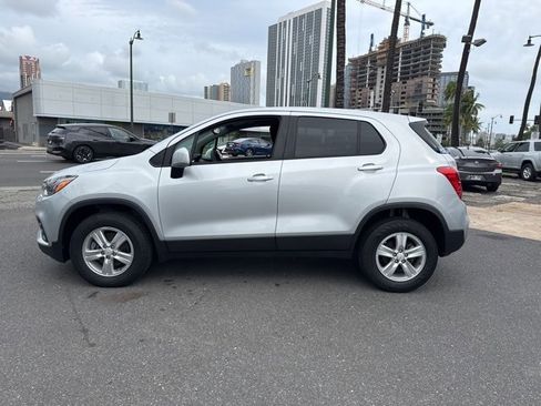 Used 2021 Chevrolet Trax LS w/ Tint and Cruise Package image 3