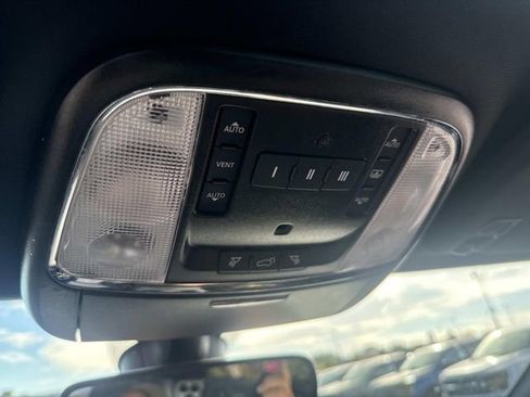 Used 2021 Jeep Grand Cherokee Limited X image 34