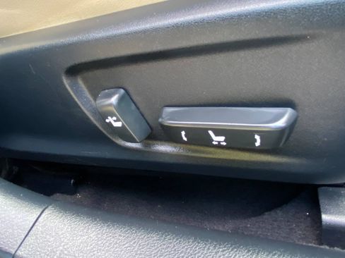 Used 2016 Lexus IS 200t RWD image 49