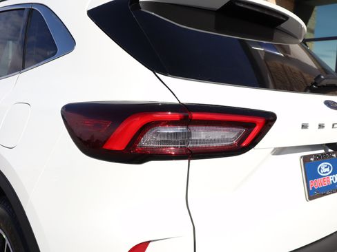 New 2026 Ford Escape SE image 18