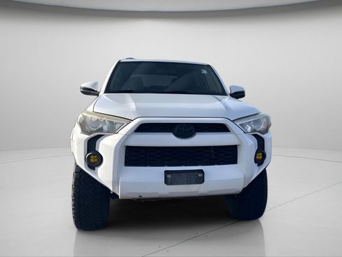 Used 2014 Toyota 4Runner SR5 image 9