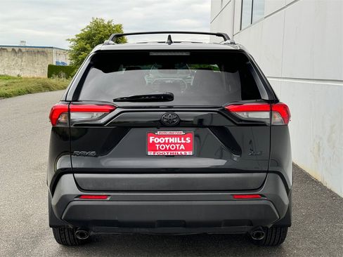 Certified 2022 Toyota RAV4 XLE Premium image 6