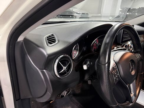 Used 2015 Mercedes-Benz GLA 250 AWD image 17