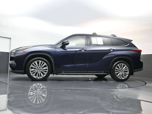 Used 2022 Toyota Highlander Platinum AWD/4WD image 26