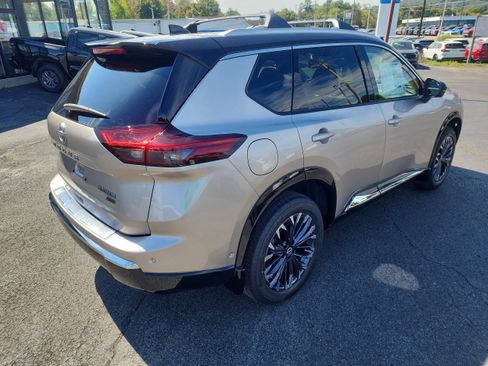 New 2026 Nissan Rogue Platinum w/ Platinum Premium Package image 8