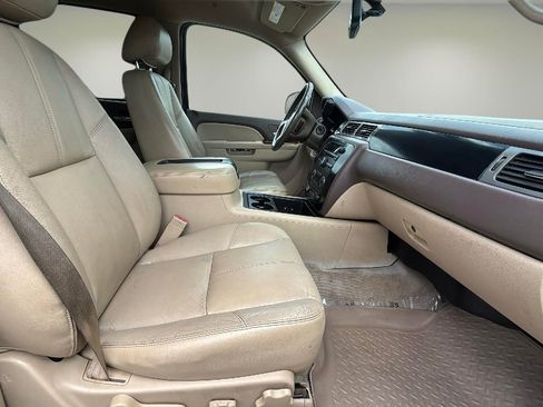 Used 2013 Chevrolet Avalanche LT w/ All-Star Edition AWD/4WD image 10