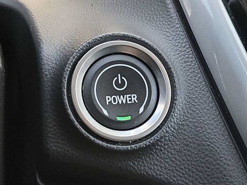 Used 2022 Chevrolet Bolt EUV LT w/ Convenience Package FWD image 23