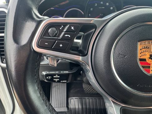 Used 2020 Porsche Cayenne AWD/4WD image 18