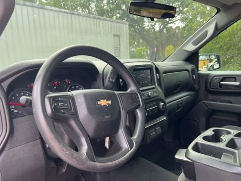 Used 2022 Chevrolet Silverado 1500 Custom image 9