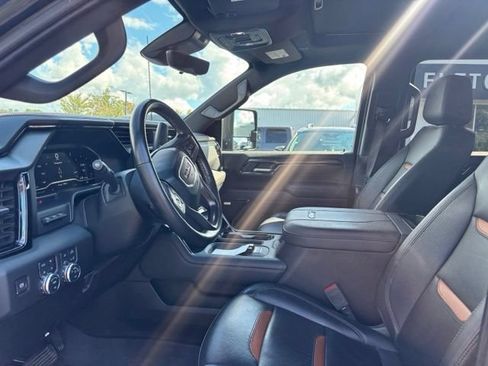 Used 2024 GMC Sierra 2500 AT4 w/ AT4 Premium Plus Package AWD/4WD image 9
