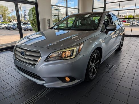 Used 2015 Subaru Legacy 2.5i Limited AWD/4WD image 5
