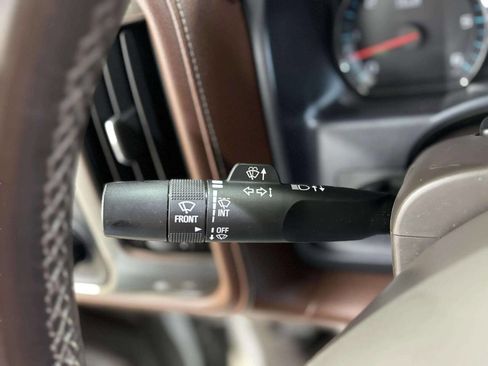 Used 2018 Chevrolet Silverado 1500 High Country image 31