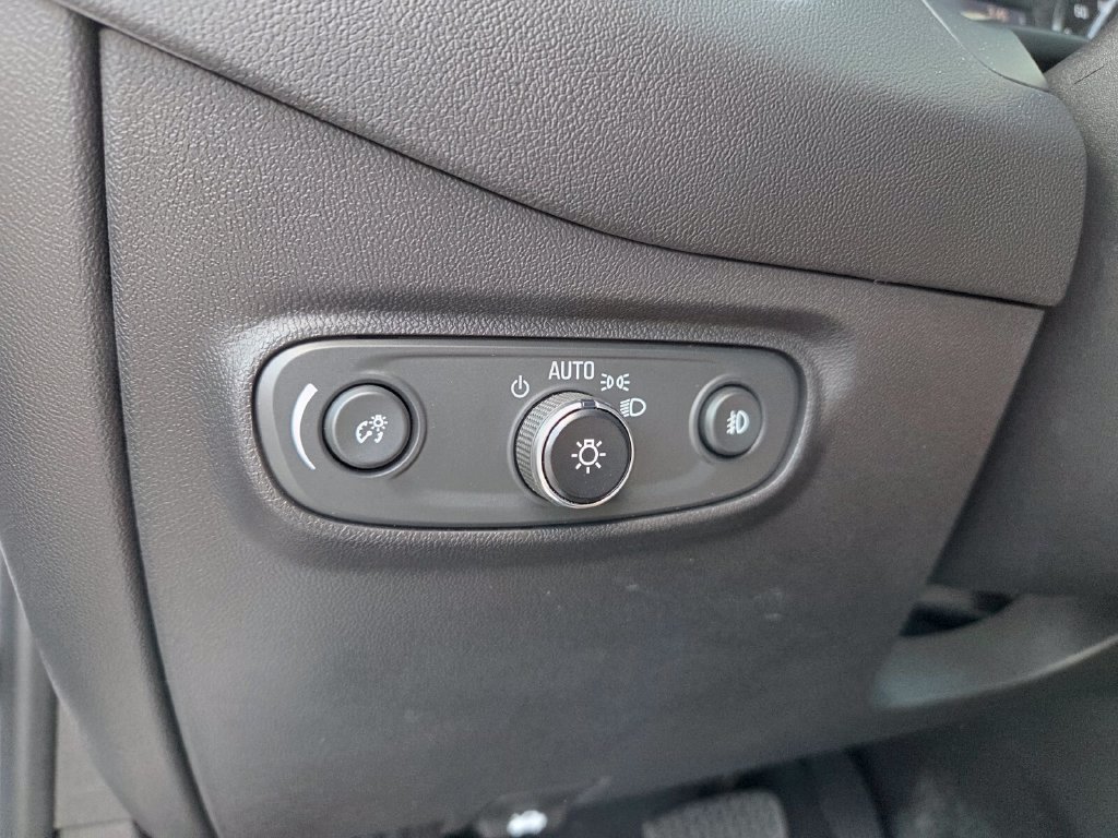 Certified 2024 Chevrolet Equinox Premier FWD image 25