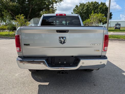 Used 2018 RAM 1500 Laramie w/ Convenience Group AWD/4WD image 5