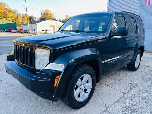 Used 2009 Jeep Liberty Sport w/ Popular Equipment Group image 1