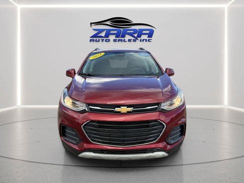 Used 2021 Chevrolet Trax LT AWD/4WD image 2