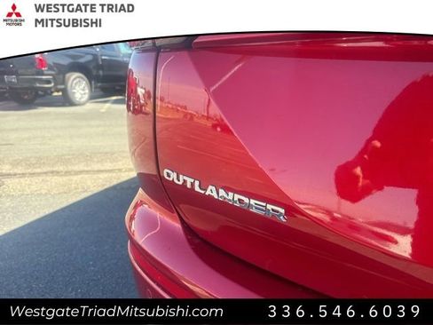 New 2025 Mitsubishi Outlander SEL image 10