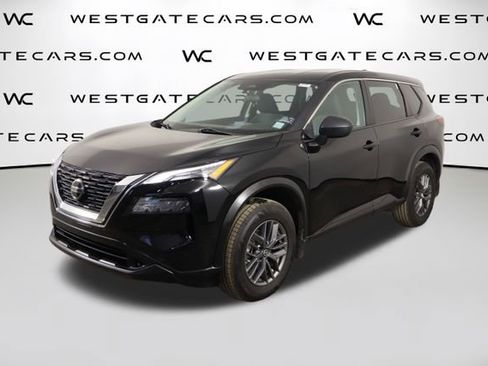 Used 2021 Nissan Rogue S image 1
