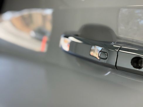 Used 2024 GMC Sierra 1500 SLT image 13