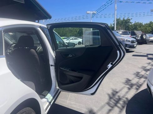 Used 2023 Chevrolet Malibu LT image 12