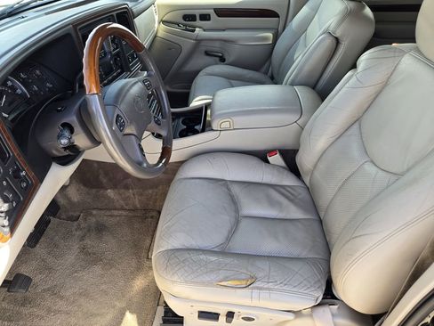 Used 2003 Cadillac Escalade 2WD image 11