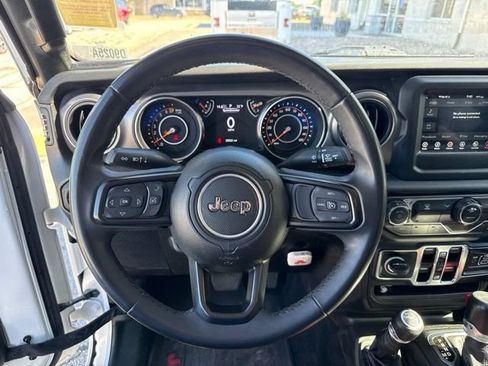 Used 2023 Jeep Gladiator Sport AWD/4WD image 19
