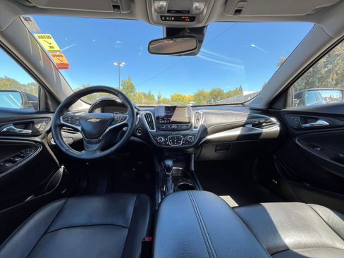 Used 2024 Chevrolet Malibu LT image 33