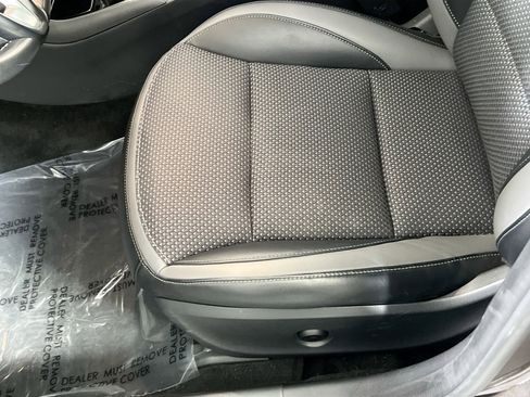 Used 2019 INFINITI QX30 Premium w/ Navigation Package image 19