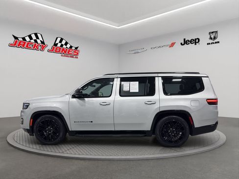Used 2024 Jeep Wagoneer Series II w/ Convenience Group I image 2