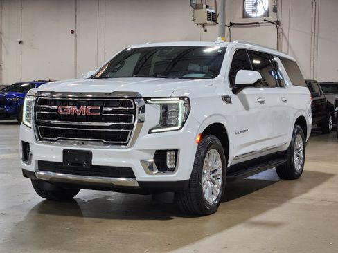 Used 2023 GMC Yukon XL SLT AWD/4WD image 4