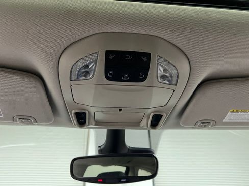 Used 2024 Chrysler Pacifica Limited FWD image 70