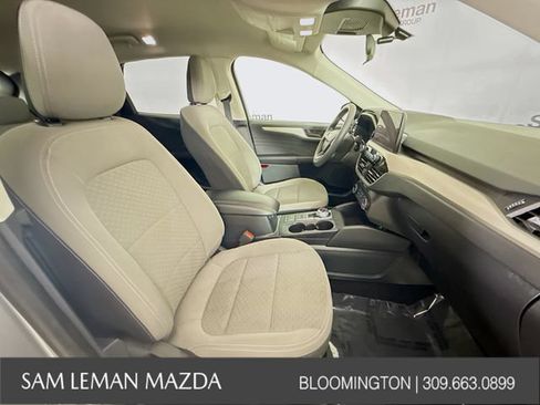 Used 2022 Ford Escape SE FWD image 25