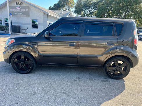 Used 2010 Kia Soul ! image 4