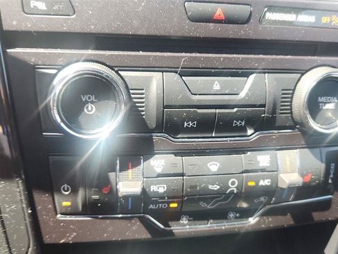 Used 2018 Ford Explorer XLT w/ Equipment Group 202A AWD/4WD image 18