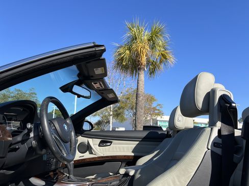 Used 2009 BMW 328i Convertible image 26