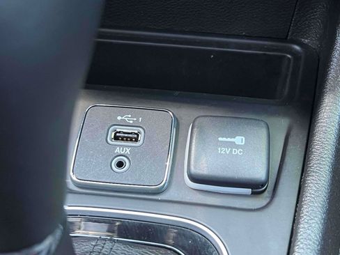 Used 2022 Jeep Cherokee Limited AWD/4WD image 10