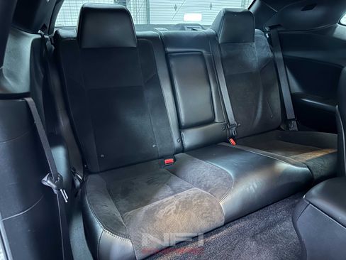 Used 2016 Dodge Challenger R/T RWD image 40