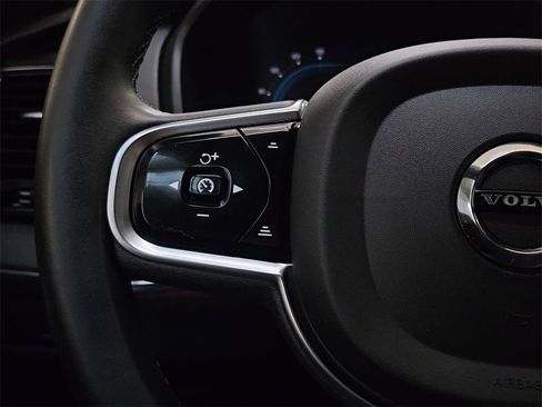 Used 2023 Volvo XC90 B6 Ultimate w/ Protection Package Premier image 33