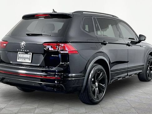 Used 2023 Volkswagen Tiguan SE R-Line AWD/4WD image 6
