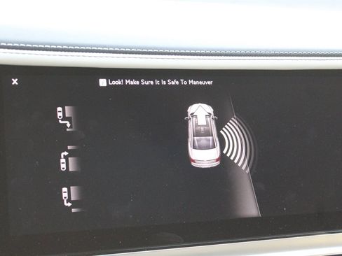 Used 2021 Bentley Flying Spur W12 image 12