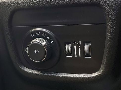Certified 2023 Jeep Grand Cherokee Limited w/ MOPAR Finishing Package AWD/4WD image 36