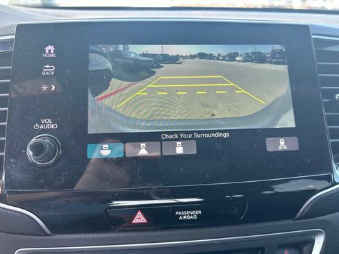 Used 2022 Honda Pilot TrailSport image 11