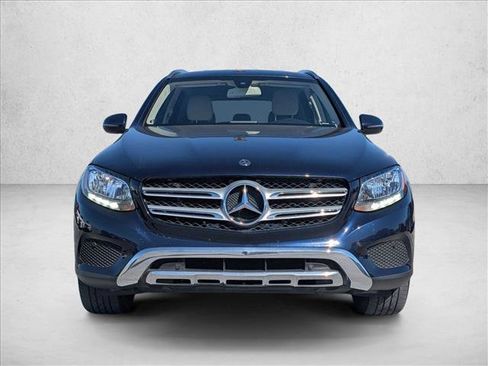 Used 2019 Mercedes-Benz GLC 300 4MATIC image 2