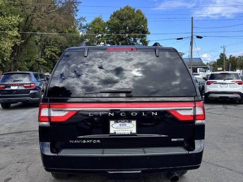 Used 2016 Lincoln Navigator Select image 7